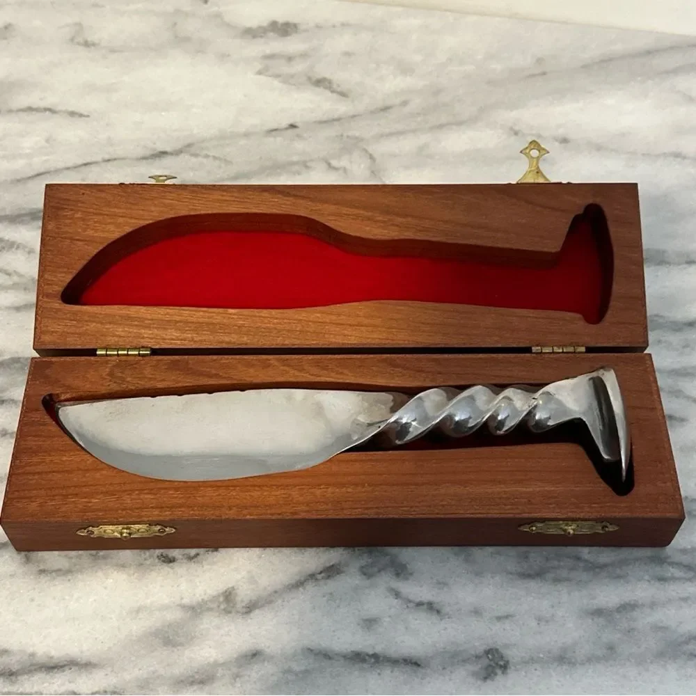 Walton railroad spike Knife in Wooden presentation Box #64 NIB NEW